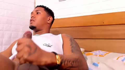 Snapshot of dominicvera chatting on October 16, 12:50 pm DominicVera online show from October 16, 12:50 pm