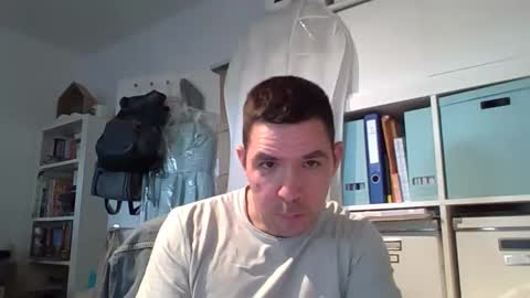 dominik_home online show from June 1, 8:49 am