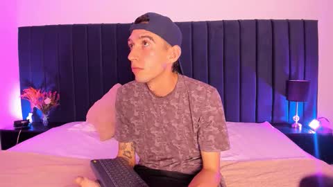 dominik_thompson777 online show from September 29, 5:23 am