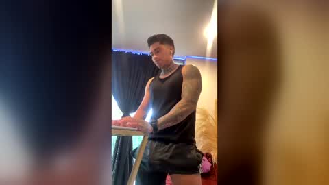 Only fans Ronnie col---InstaRonniecolleman  online show from July 16, 11:38 am