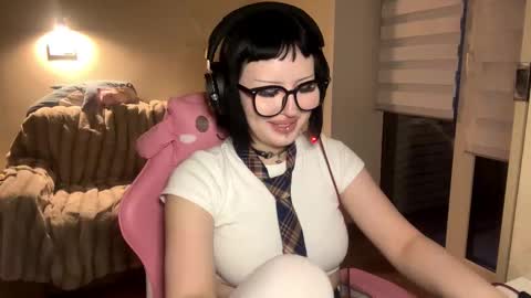 Snapshot of dominiquebreakey chatting on March 20, 12:54 pm Cati online show from March 20, 12:54 pm