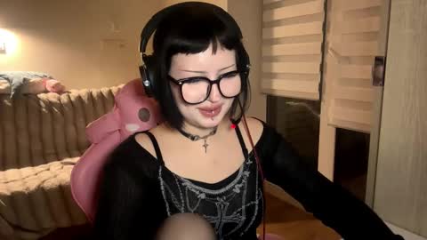 Snapshot of dominiquebreakey chatting on March 26, 2:22 pm Cati online show from March 26, 2:22 pm