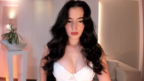 Snapshot of dominiquevega_ chatting on January 6, 1:20 am Dominique online show from January 6, 1:20 am