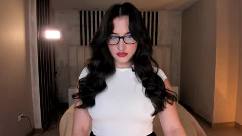 Snapshot of dominiquevega_ chatting on September 28, 6:46 pm Dominique online show from September 28, 6:46 pm