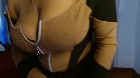 Snapshot of domink_gilr chatting on October 23, 7:34 pm D O M I N K online show from October 23, 7:34 pm