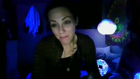 dominocryeux online show from September 21, 9:33 am