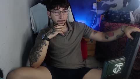 Snapshot of dominus_kane chatting on November 6, 4:52 pm dominus_kane online show from November 6, 4:52 pm