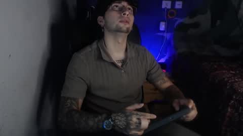 Snapshot of dominus_kane chatting on December 4, 11:02 pm dominus_kane online show from December 4, 11:02 pm