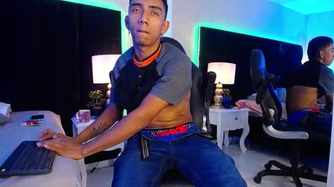 Snapshot of dominusblack chatting on March 9, 4:27 am dominusblack online show from March 9, 4:27 am