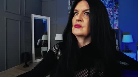 Snapshot of dommelisa chatting on February 27, 11:27 pm Dom Melisa online show from February 27, 11:27 pm