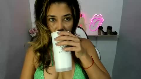dona_tella online show from June 23, 11:30 am