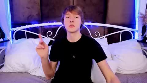 Snapshot of donald_brooks chatting on December 5, 11:30 am Donald online show from December 5, 11:30 am