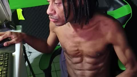 Snapshot of dondiego5511 chatting on March 13, 12:39 am dondiego5511 online show from March 13, 12:39 am