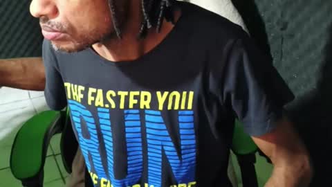 Snapshot of dondiego5511 chatting on March 21, 7:24 am dondiego5511 online show from March 21, 7:24 am