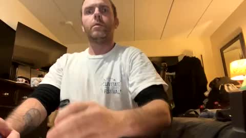 Snapshot of dondoin chatting on January 28, 12:26 am live online show from January 28, 12:26 am
