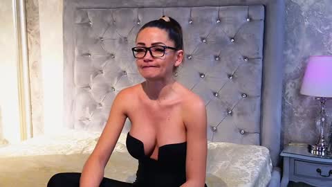 Donna online show from December 30, 1:04 am