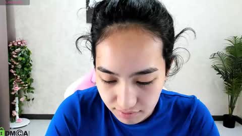 Aura online show from October 12, 1:59 am