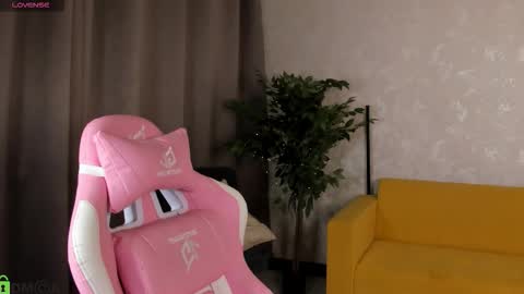 Aura online show from December 16, 3:11 am