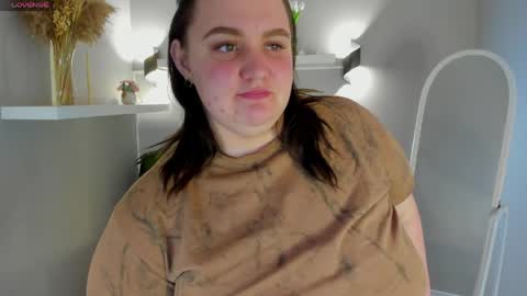 donnaa_june online show from April 1, 4:35 am