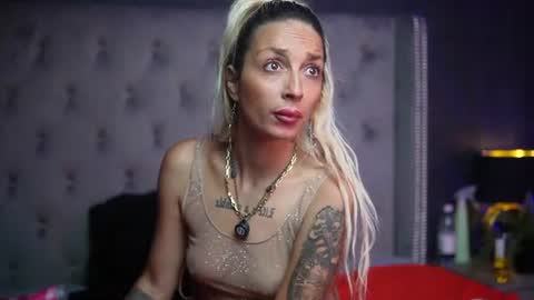  Donna  online show from June 15, 7:38 pm