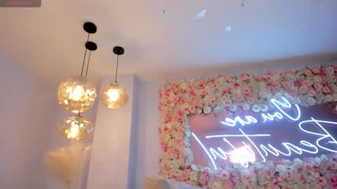  Donna Stonne  online show from March 10, 8:04 am