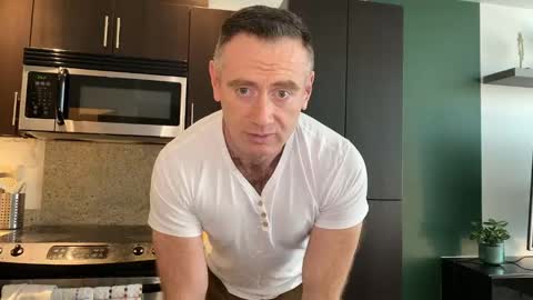 Snapshot of donnybasilisk chatting on November 26, 10:11 pm Donny online show from November 26, 10:11 pm