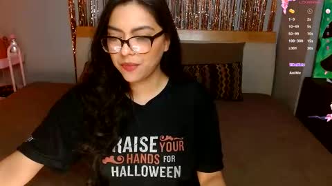 Snapshot of dontbemina chatting on December 18, 6:19 am DontBeMina online show from December 18, 6:19 am