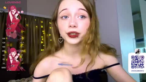 Snapshot of dontoke_ chatting on March 6, 3:47 am Nicole online show from March 6, 3:47 am