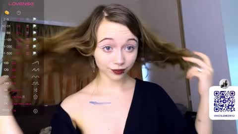 Snapshot of dontoke_ chatting on March 20, 2:22 pm Nicole online show from March 20, 2:22 pm