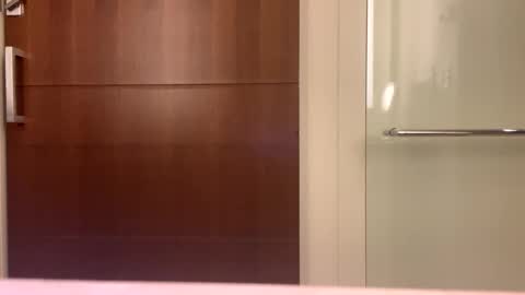 donwyan4 online show from September 23, 8:06 am