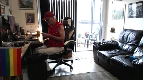 Snapshot of dopeleaf2 chatting on October 7, 11:18 am dopeleaf2 online show from October 7, 11:18 am