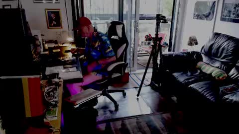Snapshot of dopeleaf2 chatting on August 1, 3:44 pm dopeleaf2 online show from August 1, 3:44 pm