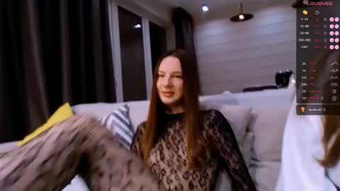 Dora  online show from October 18, 3:35 pm