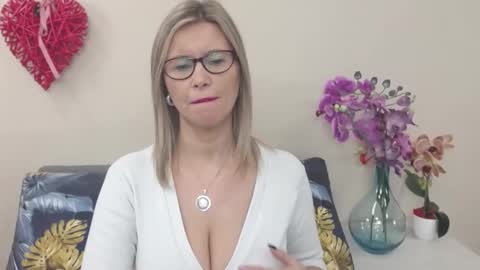 Snapshot of doreenkiss chatting on January 20, 7:15 am DoreenSexy online show from January 20, 7:15 am