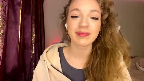 Snapshot of dorenenealey chatting on November 22, 3:33 pm Alisa online show from November 22, 3:33 pm