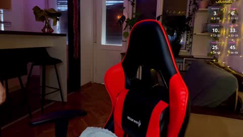 Alice online show from December 5, 12:55 pm