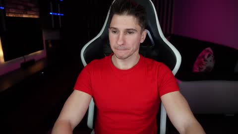 Dorian Reyes online show from December 25, 11:20 pm