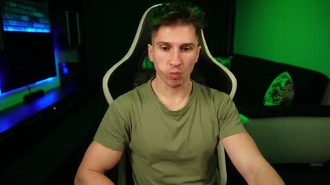 Dorian Reyes online show from January 1, 10:56 pm