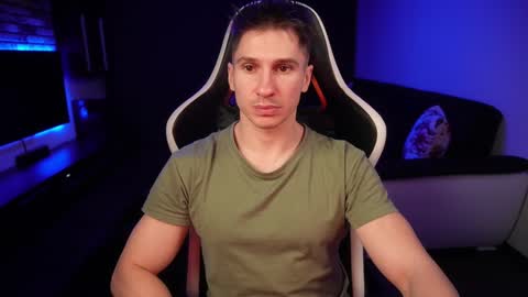 Dorian Reyes online show from January 2, 10:11 pm