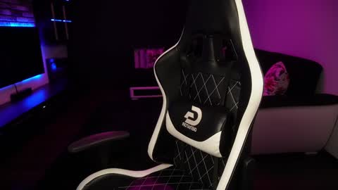 Dorian Reyes online show from January 4, 12:37 am