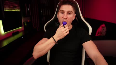 Dorian Reyes online show from January 6, 11:31 pm