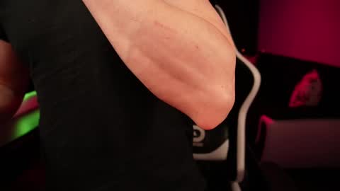 Dorian Reyes online show from January 8, 1:21 am