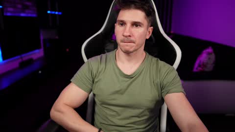 Dorian Reyes online show from January 12, 3:17 am