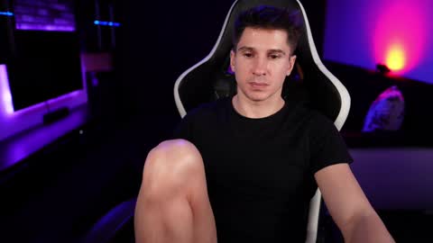 Dorian Reyes online show from January 15, 3:33 am