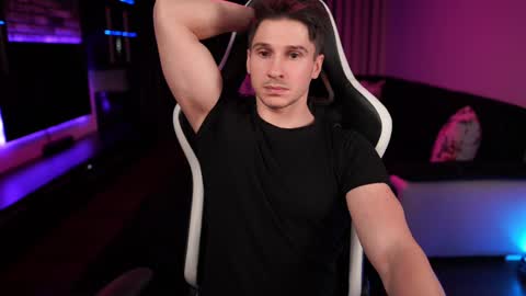 Dorian Reyes online show from January 18, 2:47 am