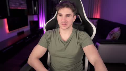 Dorian Reyes online show from January 21, 2:00 am