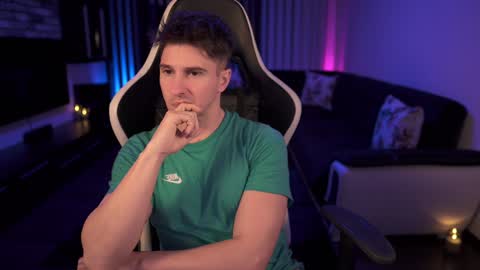 Dorian Reyes online show from January 30, 1:22 am