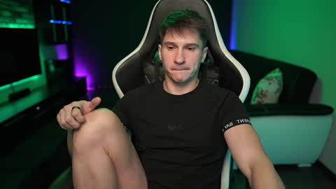 Dorian Reyes online show from February 4, 12:40 am