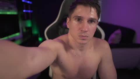 Dorian Reyes online show from February 9, 12:28 am