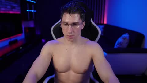 Dorian Reyes online show from February 12, 1:30 am